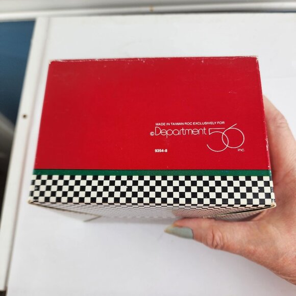 Department 56 Merry Makers Sidney the Singer Figurine - Picture 8 of 8